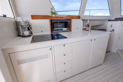 32.-Island-12-Power-Catamaran-54