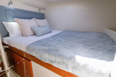 37.-Island-12-Power-Catamaran-73