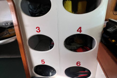 r18